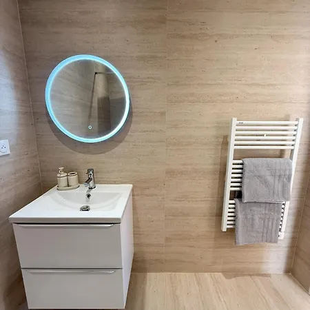 Port De 4pers Emplacement Ideal